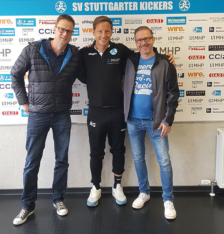 Andreas Held bei der Begrüßung durch die Stuttgarter Kickers.
